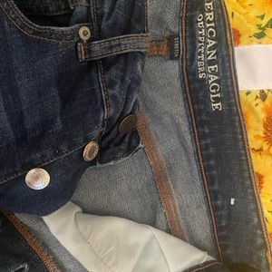 Size 8 long American eagle Tomgirl jeans.